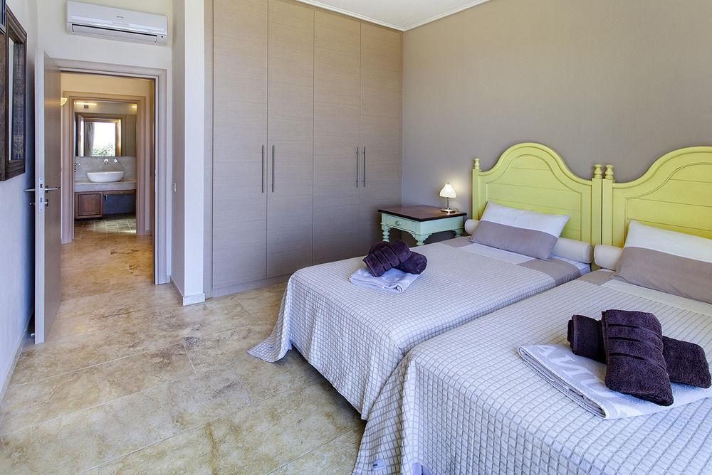 Olivia'S Villas Of Luxury Kalivia  Exterior photo